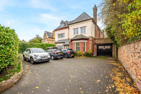 3 bedroom flat for sale, St Pauls Cray Road, Chislehurst, BR7