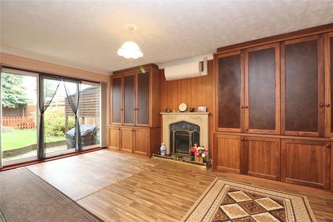 undefined, Kingfield Gardens, Surrey GU22