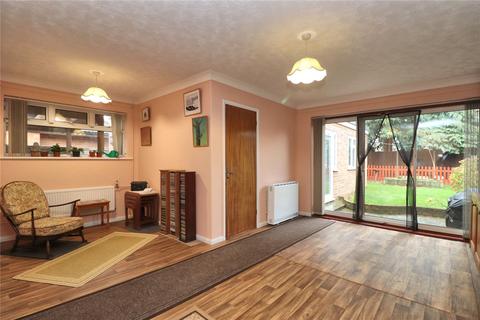 undefined, Kingfield Gardens, Surrey GU22