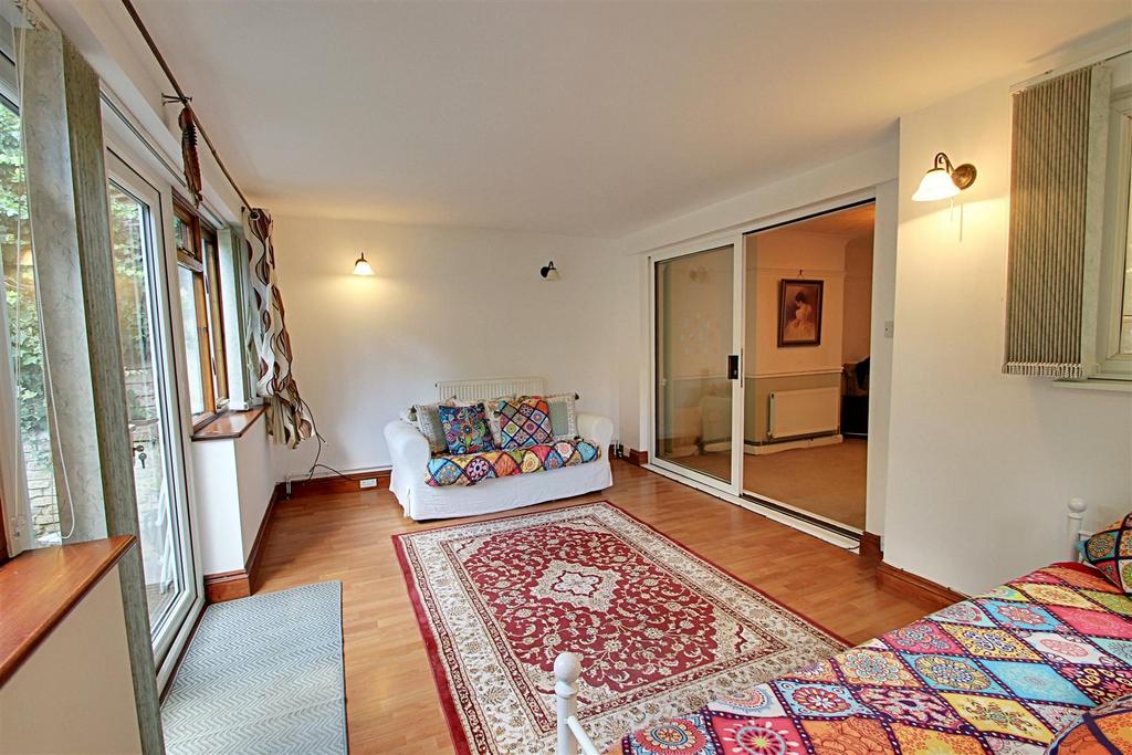 Garden Room 1.jpg