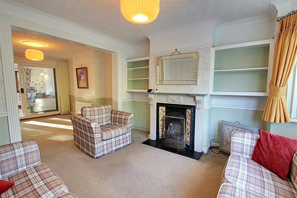 Living Room 1.jpg