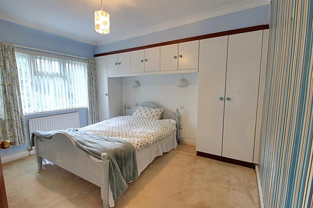 Bedroom 1.jpg