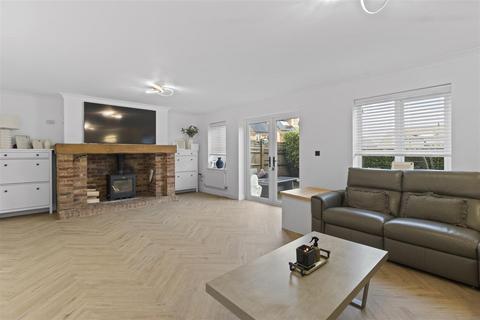 3 bedroom end of terrace house for sale, Monkey Puzzle Close, Windmill Hill, Hailsham