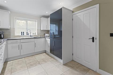 3 bedroom end of terrace house for sale, Monkey Puzzle Close, Windmill Hill, Hailsham