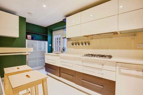2 bedroom flat for sale, St. Quintin Avenue, London W10
