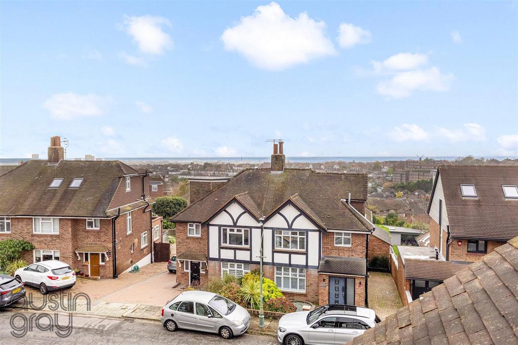 Sandringham Close, 13-003.JPG