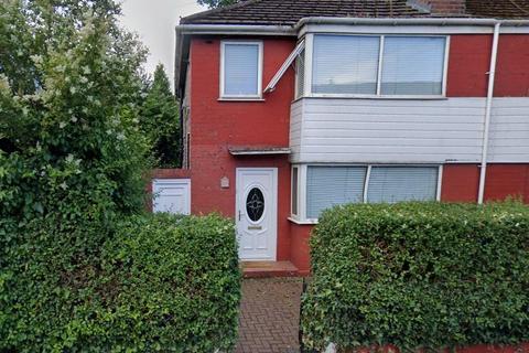 3 bedroom semi-detached house to rent, Griffin Street, Salford