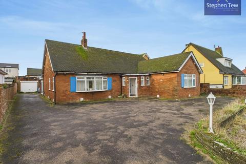 Clifton Drive North, Lytham St. Annes, FY8