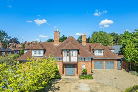 Thoroughfare, Woodbridge, Suffolk, IP12