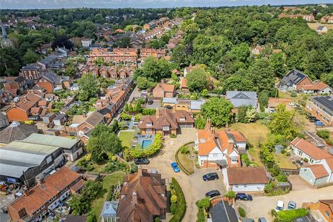 undefined, Thoroughfare, Woodbridge, Suffolk, IP12