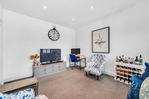 1 bedroom flat for sale, Barons Court Road, London, Greater London, W14