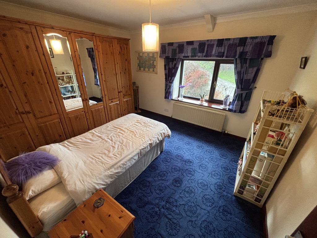Rear bedroom 4