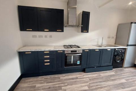 Studio to rent, Fairview Gardens, Essex IG8