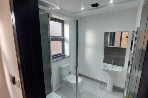 Studio to rent, Fairview Gardens, Essex IG8