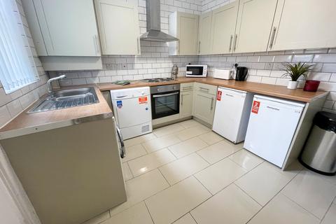 5 bedroom house to rent, Albert Edward Road, L7 8SA,