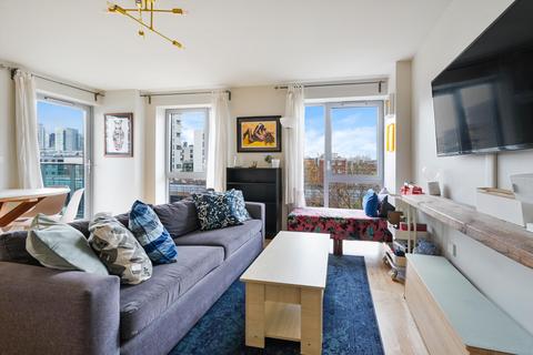 2 bedroom flat to rent, Warwick Apartments, 132 Cable Street, London, E1