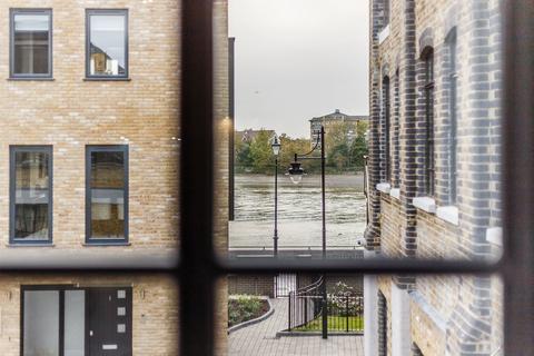 2 bedroom apartment to rent, Rainville Road, London W6