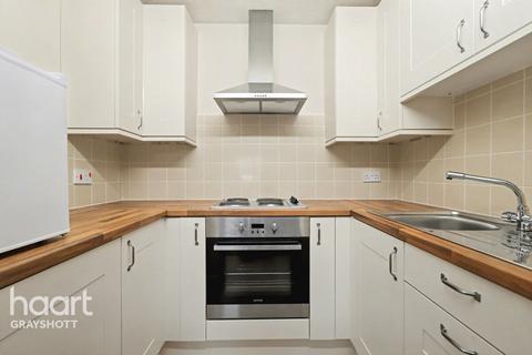 1 bedroom apartment for sale, Wey Hill, Haslemere