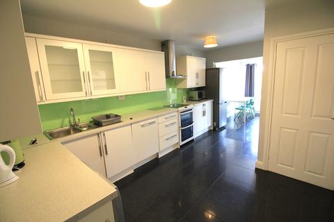 4 bedroom terraced house to rent, Jex Road, Norwich NR5