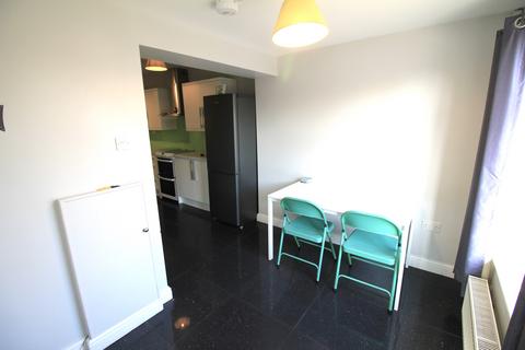 4 bedroom terraced house to rent, Jex Road, Norwich NR5