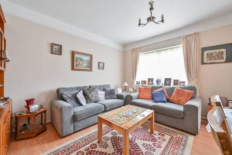 4 bedroom flat for sale, Balham Hill, Clapham South, London, SW12