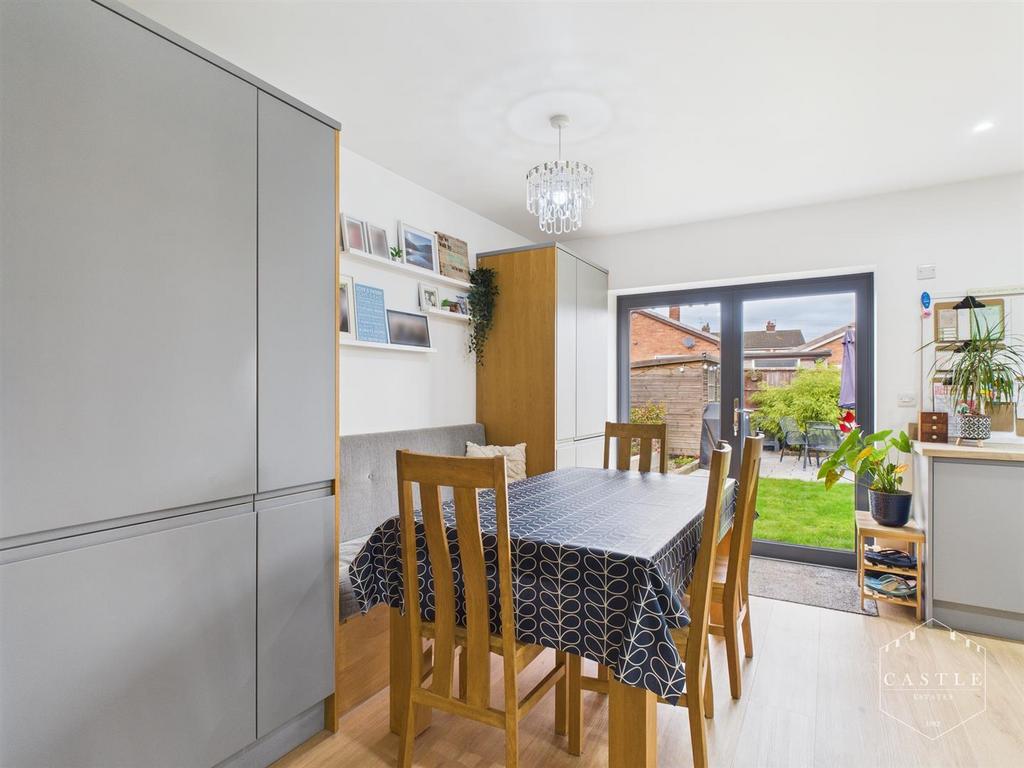 Dining kitchen