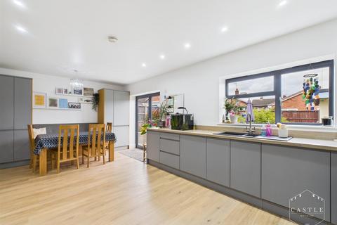 3 bedroom detached bungalow for sale, Walney Close, Hinckley