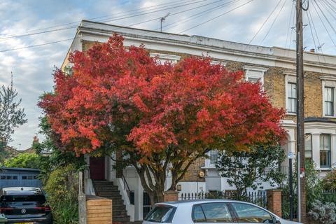 3 bedroom end of terrace house for sale, Chaucer Road, London, SE24