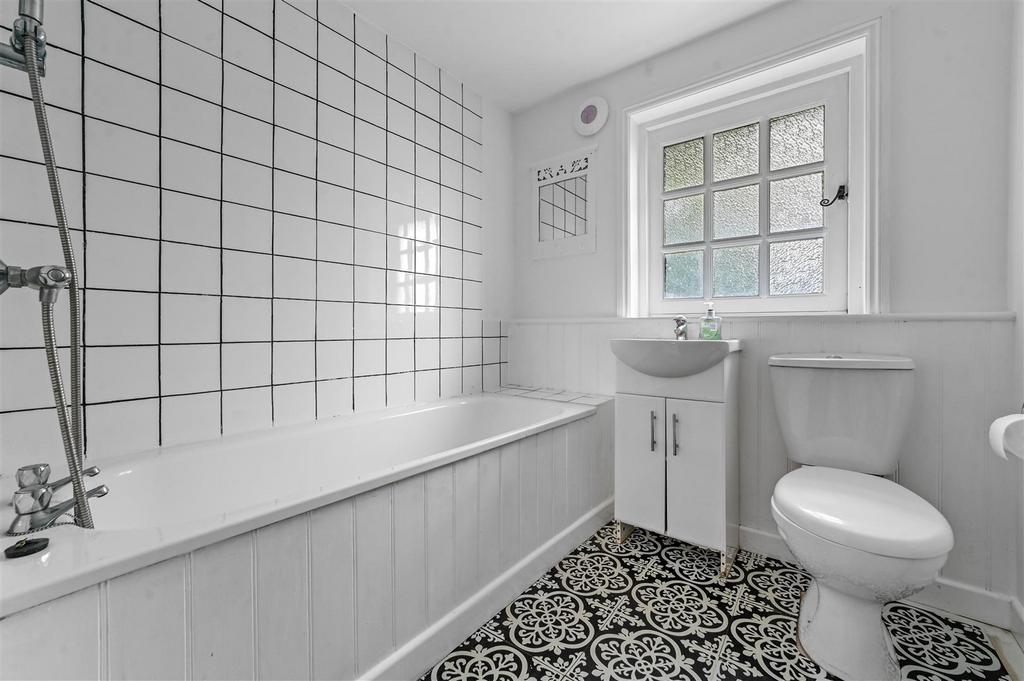 Annexe 2 Bathroom