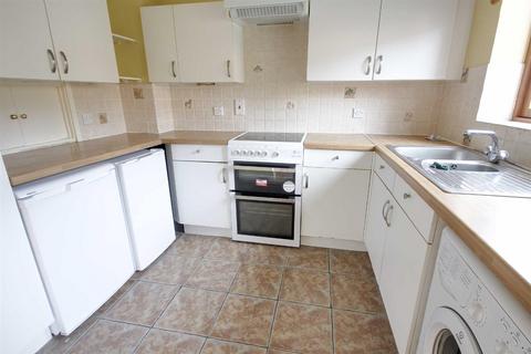 3 bedroom semi-detached house to rent, Stafford Grove, Shenley Church End
