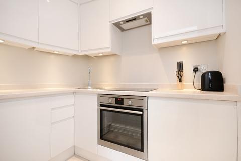 1 bedroom flat to rent, Kensington Mall, London W8
