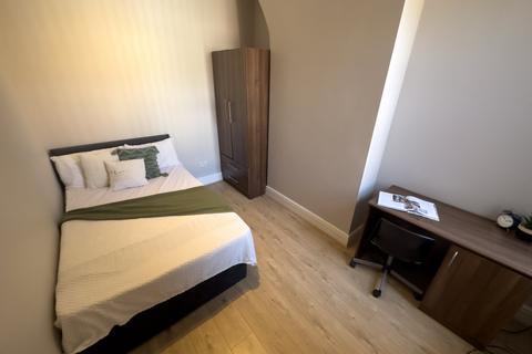 4 bedroom terraced house to rent, Empress Road, L7 8SE,