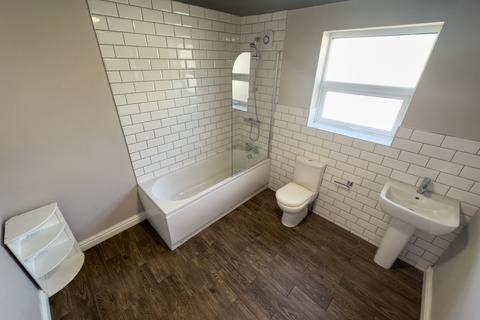 4 bedroom terraced house to rent, Empress Road, L7 8SE,