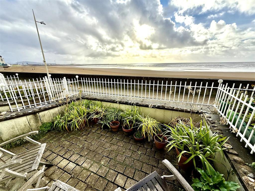 TERRACE 2.jpg
