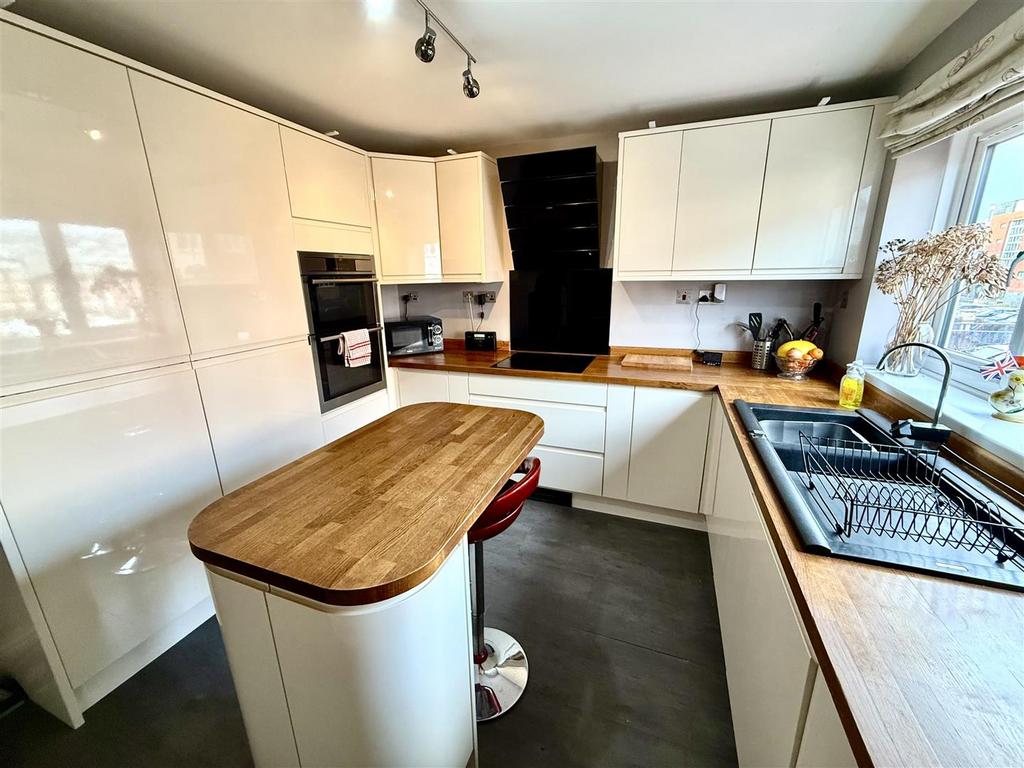 KIT 1.jpg