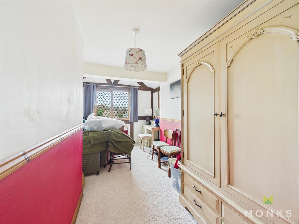 CAM01520 G0-PR0295-STILL018.jpg