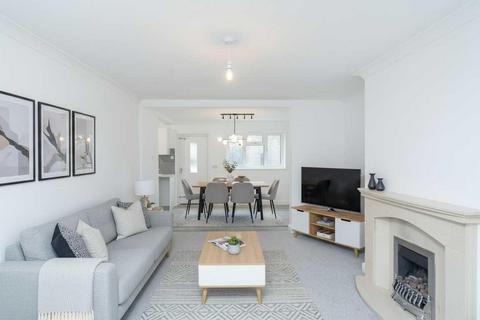4 bedroom semi-detached house for sale, Lea Farm Grove, Leeds LS5