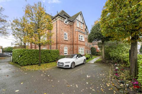 2 bedroom apartment for sale, Apartment With Patio & Garden Access, Roselands, Harboro Road, Sale
