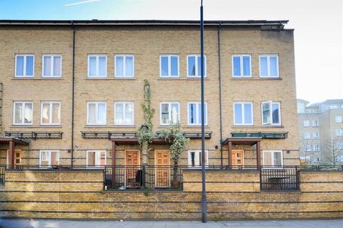 undefined, London E14