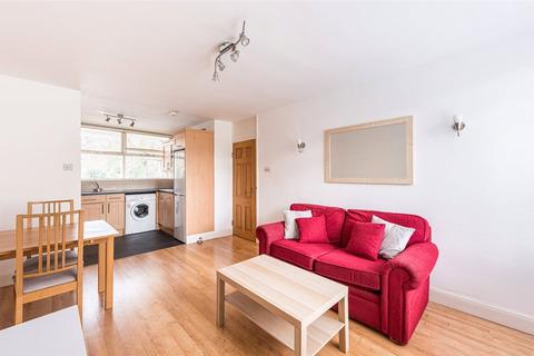 1 bedroom apartment to rent, Churchill Gardens, London, SW1V