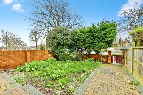 undefined, Bridle Road Croydon CR0