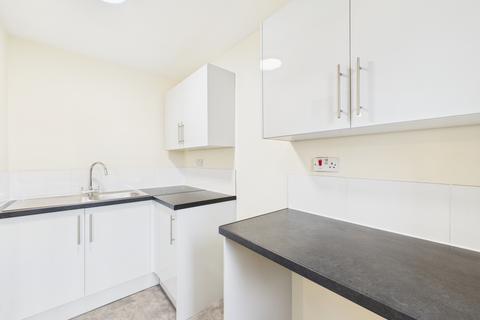 Studio to rent, Alders Green, Longlevens, Gloucester, GL2