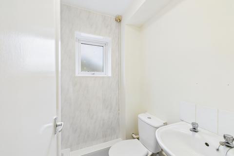 Studio to rent, Alders Green, Longlevens, Gloucester, GL2