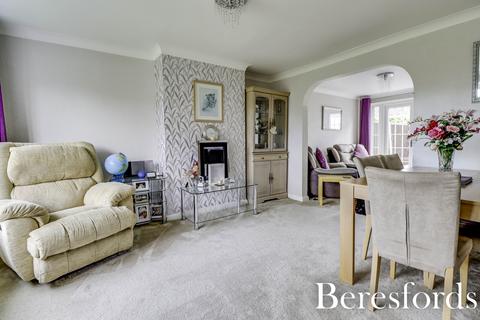 3 bedroom semi-detached house for sale, Poppy Close, Pilgrims Hatch, CM15