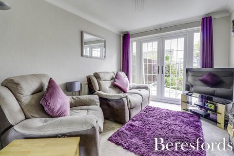 3 bedroom semi-detached house for sale, Poppy Close, Pilgrims Hatch, CM15
