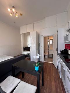 Studio to rent, Camden, London NW1