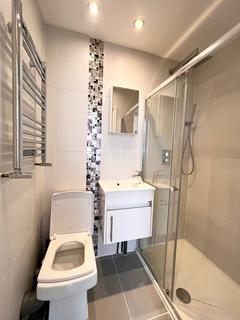 Studio to rent, Camden, London NW1
