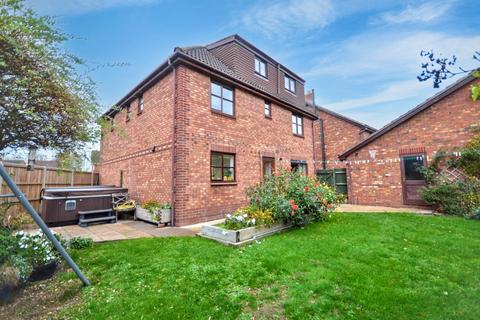 undefined, Walton Cardiff, Tewkesbury, Gloucestershire