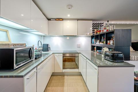2 bedroom flat to rent, Wincott Street, Kennington, London, SE11
