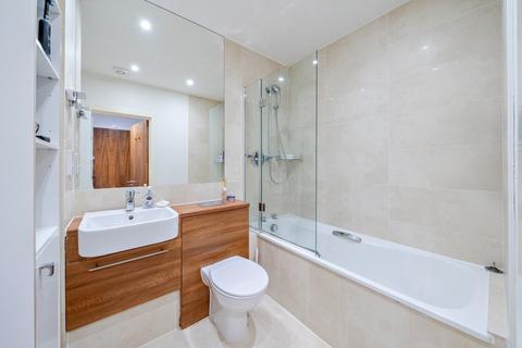 2 bedroom flat to rent, Wincott Street, Kennington, London, SE11